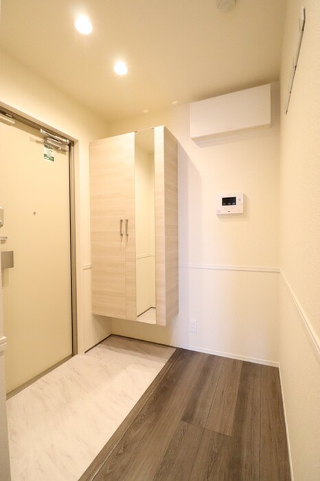 物件内観写真11　(玄関)