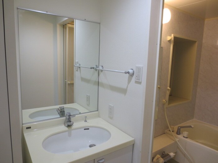 物件内観写真13　(洗面)