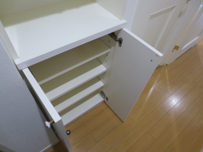 物件内観写真15　(靴箱)