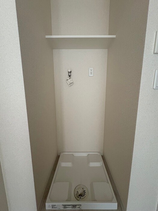 物件内観写真18　(洗濯機置場)