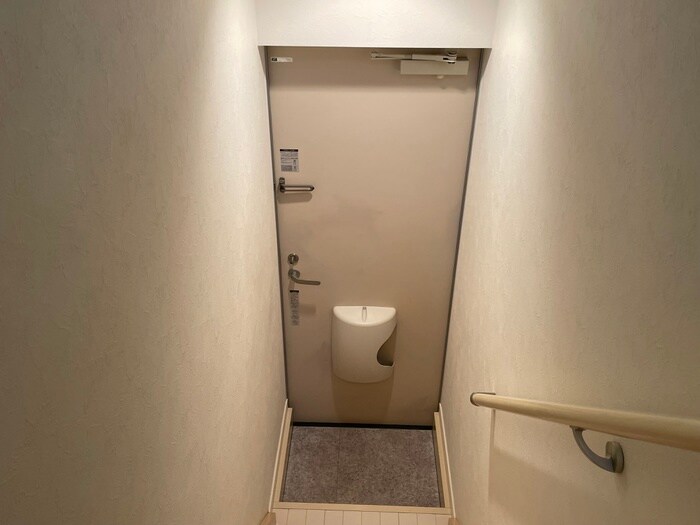物件内観写真17　(玄関)