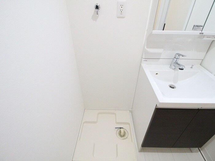 物件内観写真12　(洗濯機置場)