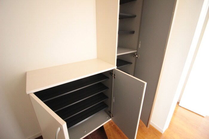 物件内観写真18　(靴箱)