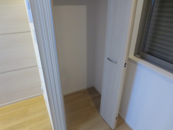 物件内観写真12　(収納)