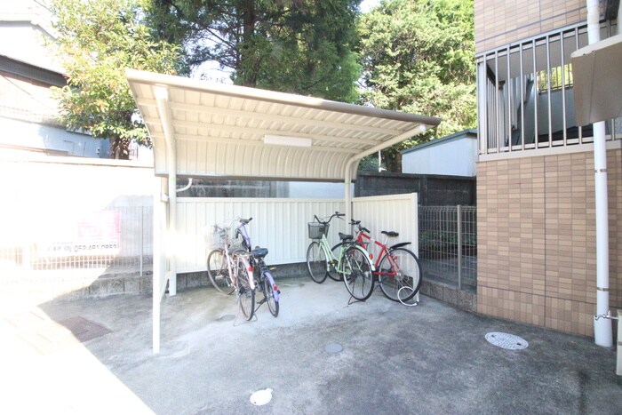 物件外観写真6　(駐輪場)