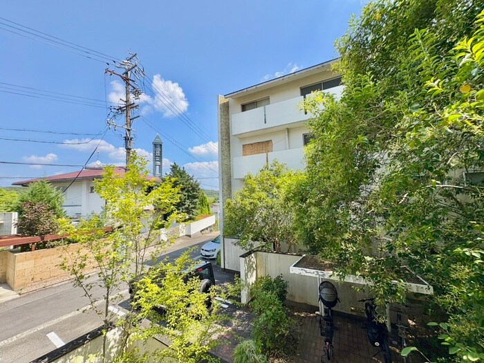 物件内観写真14　(室内からの展望)