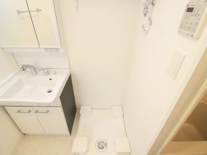 物件内観写真13　(洗濯機置場)