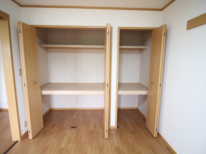 物件内観写真12　(収納)
