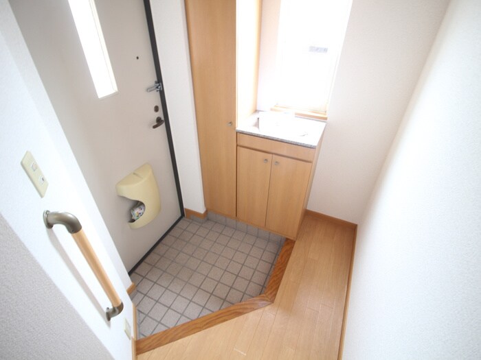 物件内観写真20　(玄関)