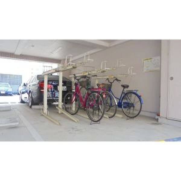 物件外観写真3　(駐輪場)