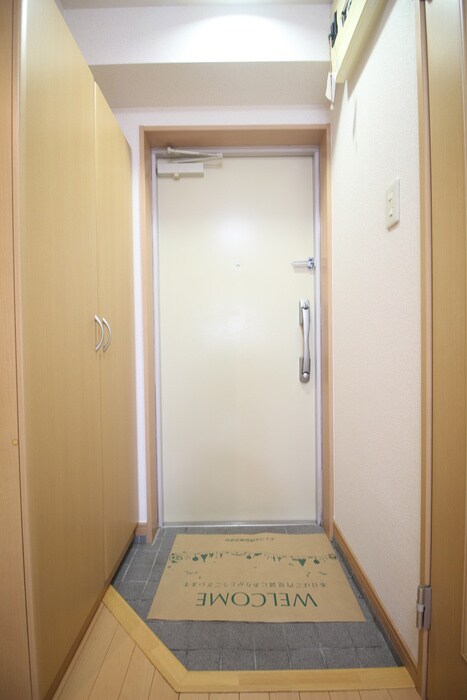 物件内観写真12　(玄関)