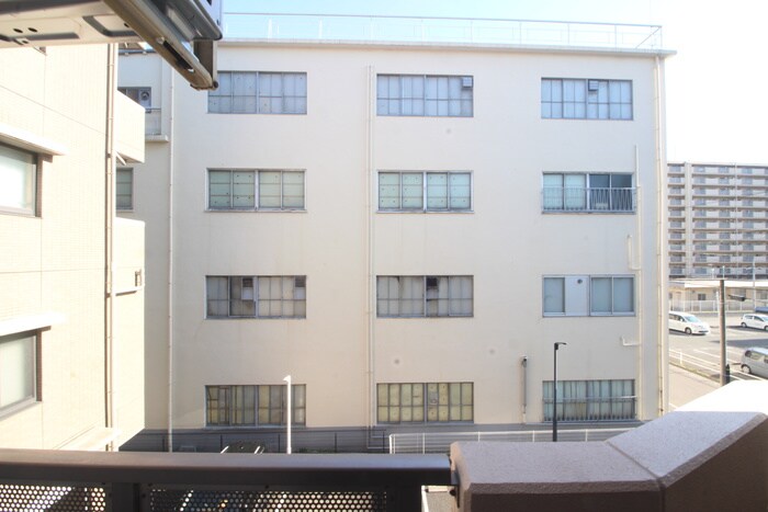 物件内観写真15　(室内からの展望)