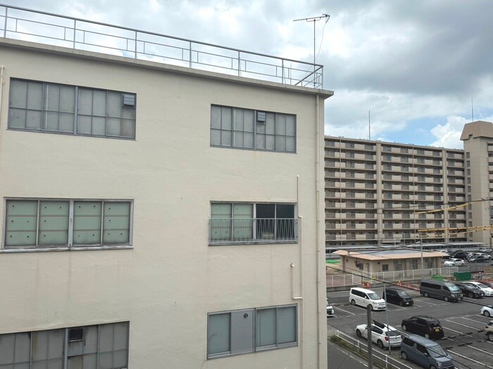 物件内観写真20　(室内からの展望)