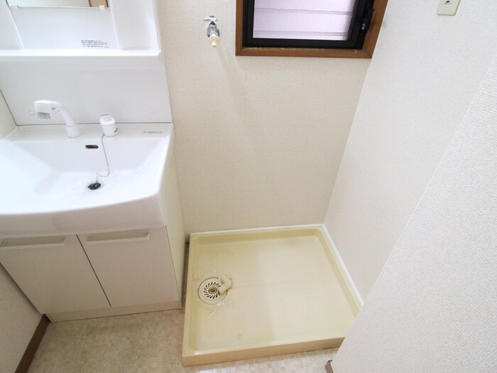 物件内観写真15　(洗濯機置場)