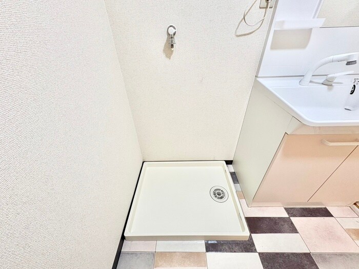 物件内観写真12　(洗濯機置場)