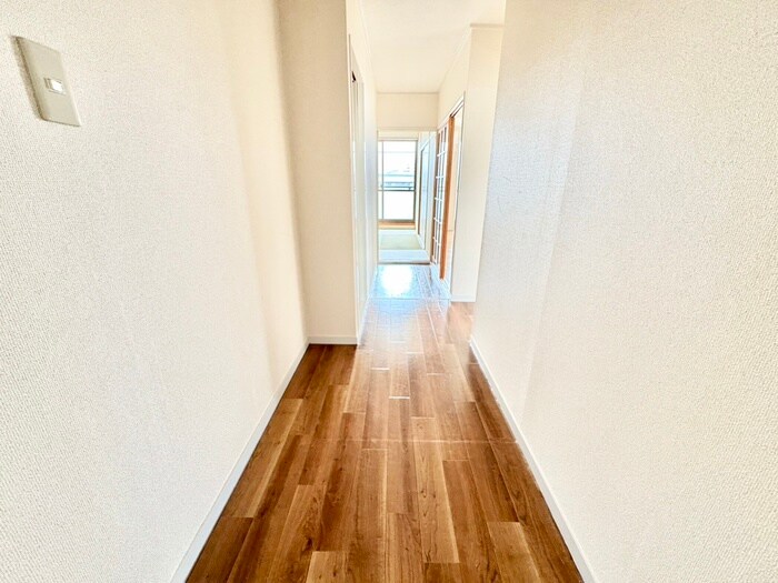 物件内観写真18　(廊下)