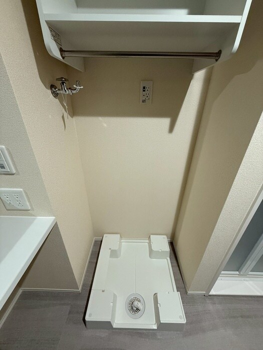 物件内観写真12　(洗濯機置場)