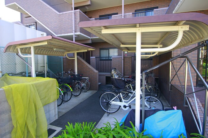 物件外観写真3　(駐輪場)