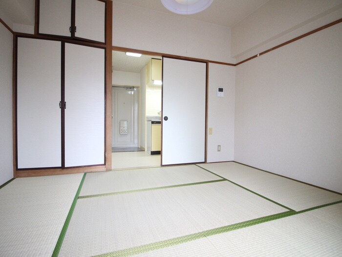 物件内観写真8　(居室)