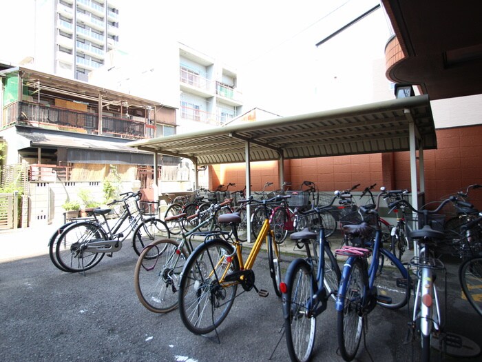 物件外観写真5　(駐輪場)