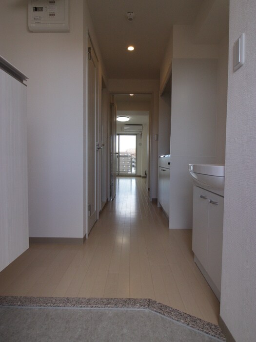 物件内観写真7　(玄関)