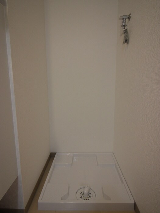 物件内観写真9　(洗濯機置場)