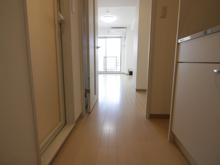 物件内観写真14　(廊下)