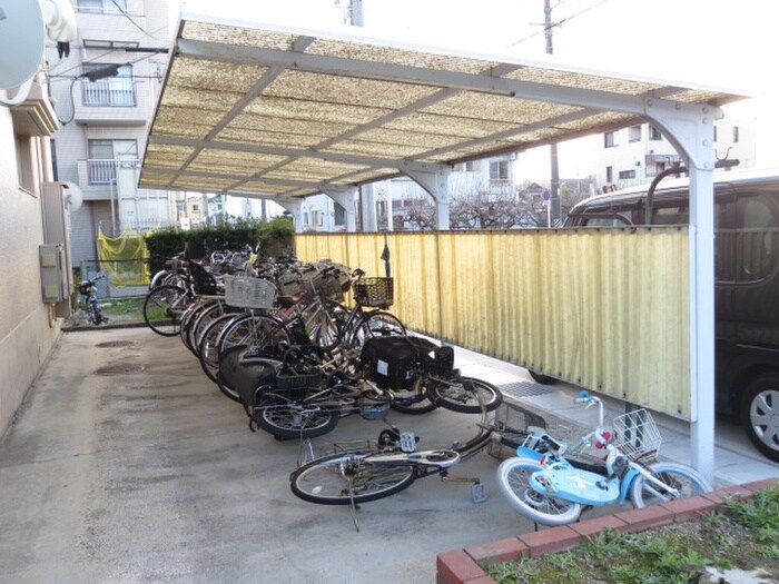 物件外観写真4　(駐輪場)