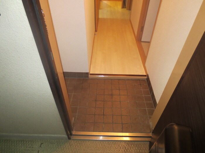 物件内観写真7　(玄関)