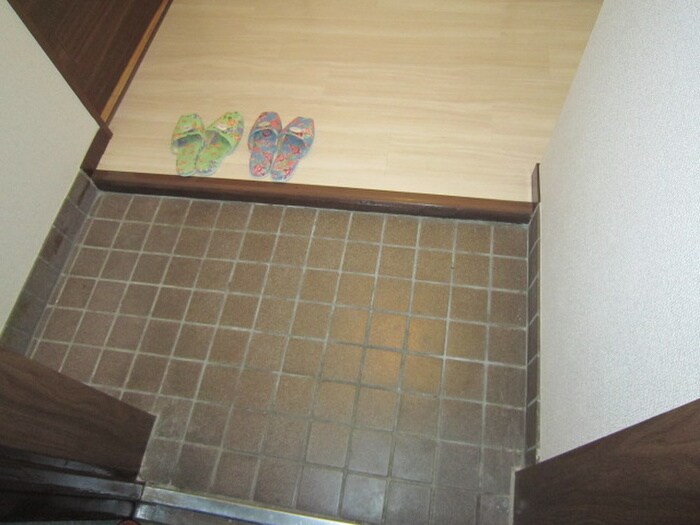 物件内観写真14　(玄関)