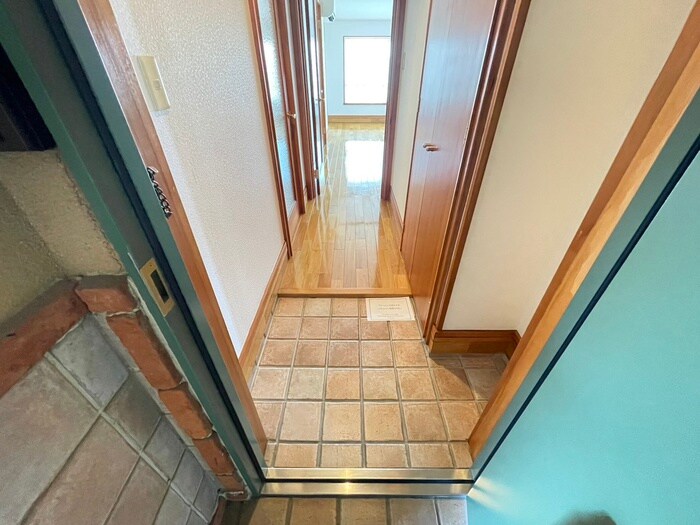 物件内観写真14　(玄関)