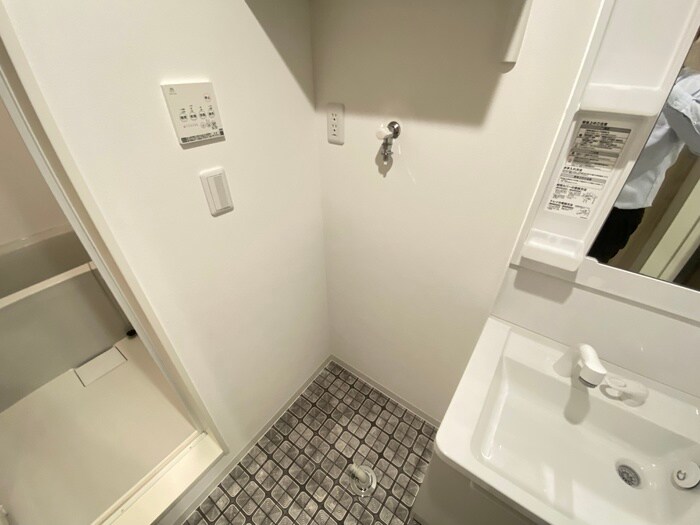 物件内観写真17　(洗濯機置場)