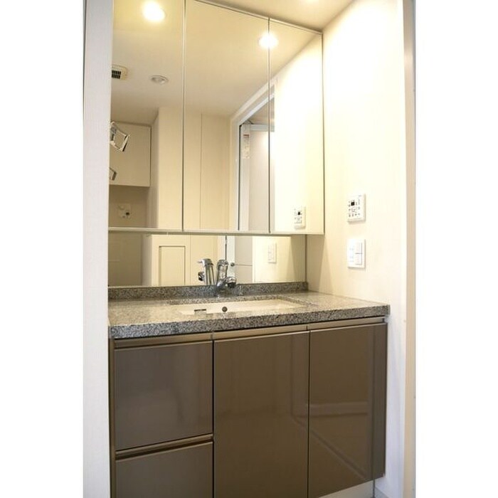 物件内観写真11　(洗面)