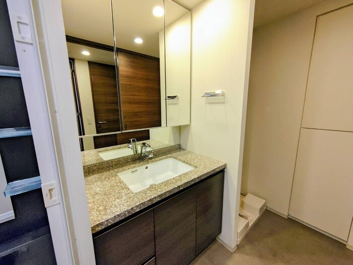 物件内観写真14　(洗面)