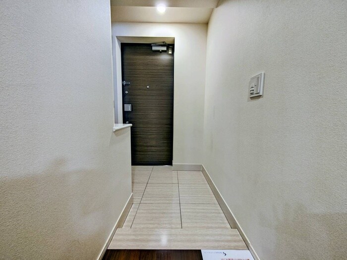 物件内観写真16　(玄関)