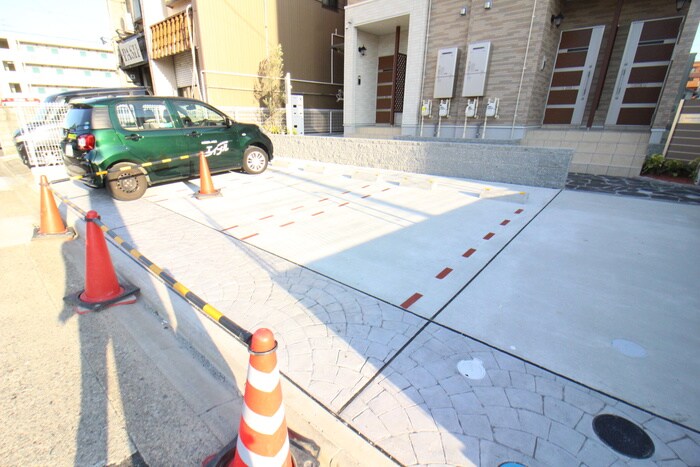 物件外観写真3　(駐車場)