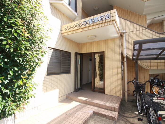 物件外観写真3　(駐車場)