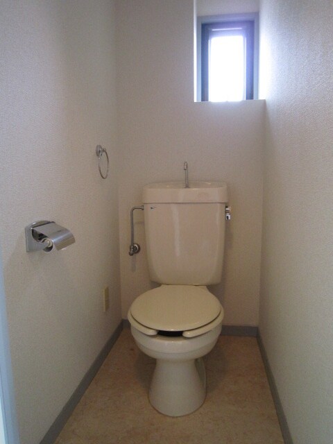 物件内観写真12　(トイレ)