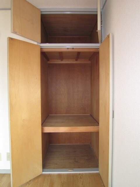 物件内観写真16　(収納)