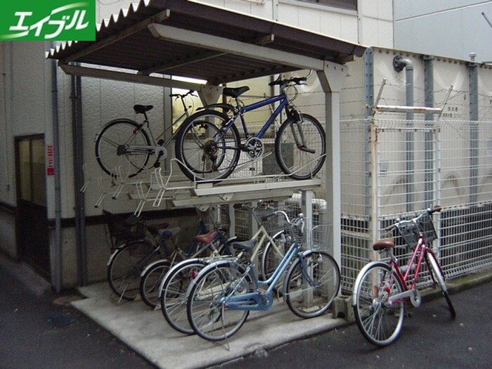 物件外観写真4　(駐輪場)