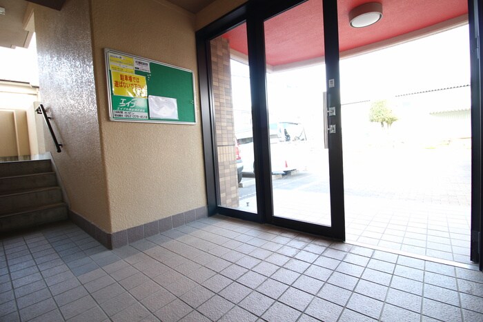 物件外観写真4　(エントランス部分)