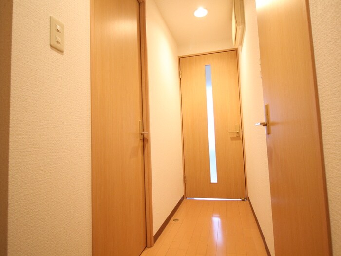 物件内観写真18　(廊下)