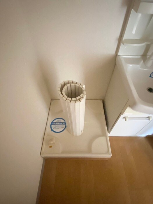 物件内観写真16　(洗濯機置場)