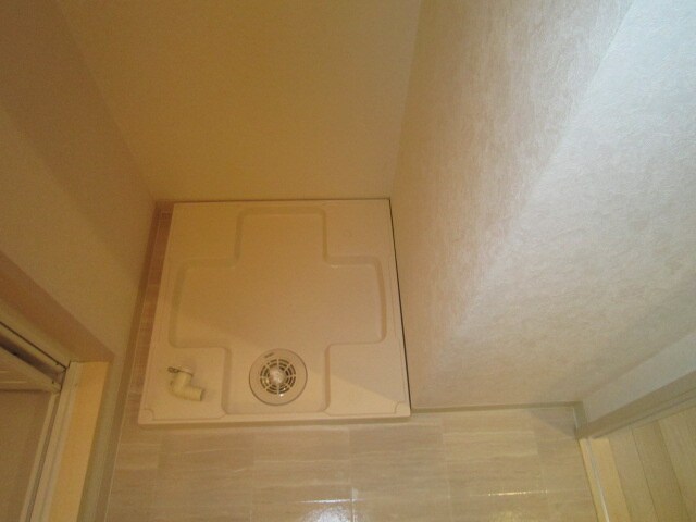 物件内観写真12　(洗濯機置場)