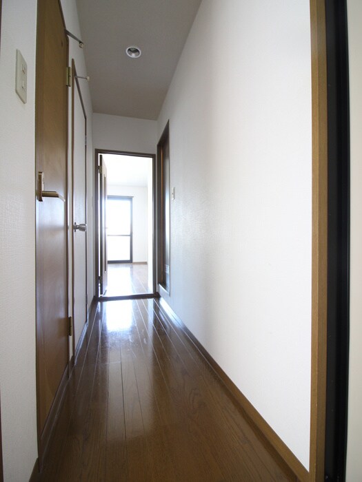 物件内観写真20　(廊下)