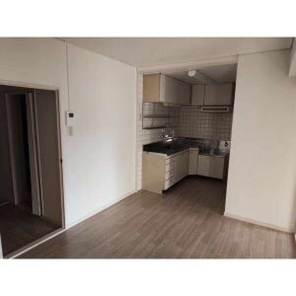 物件内観写真2　(居室)