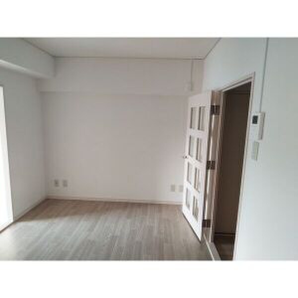 物件内観写真3　(居室)