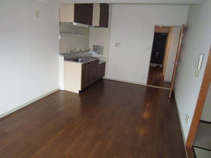 物件内観写真8　(居室)