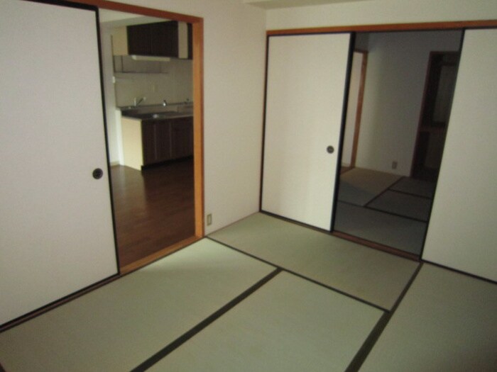 物件内観写真9　(居室)