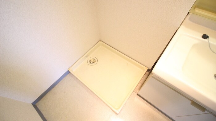 物件内観写真11　(洗濯機置場)